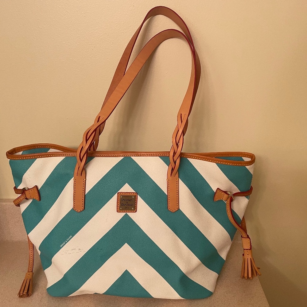 Dooney & Bourke purse